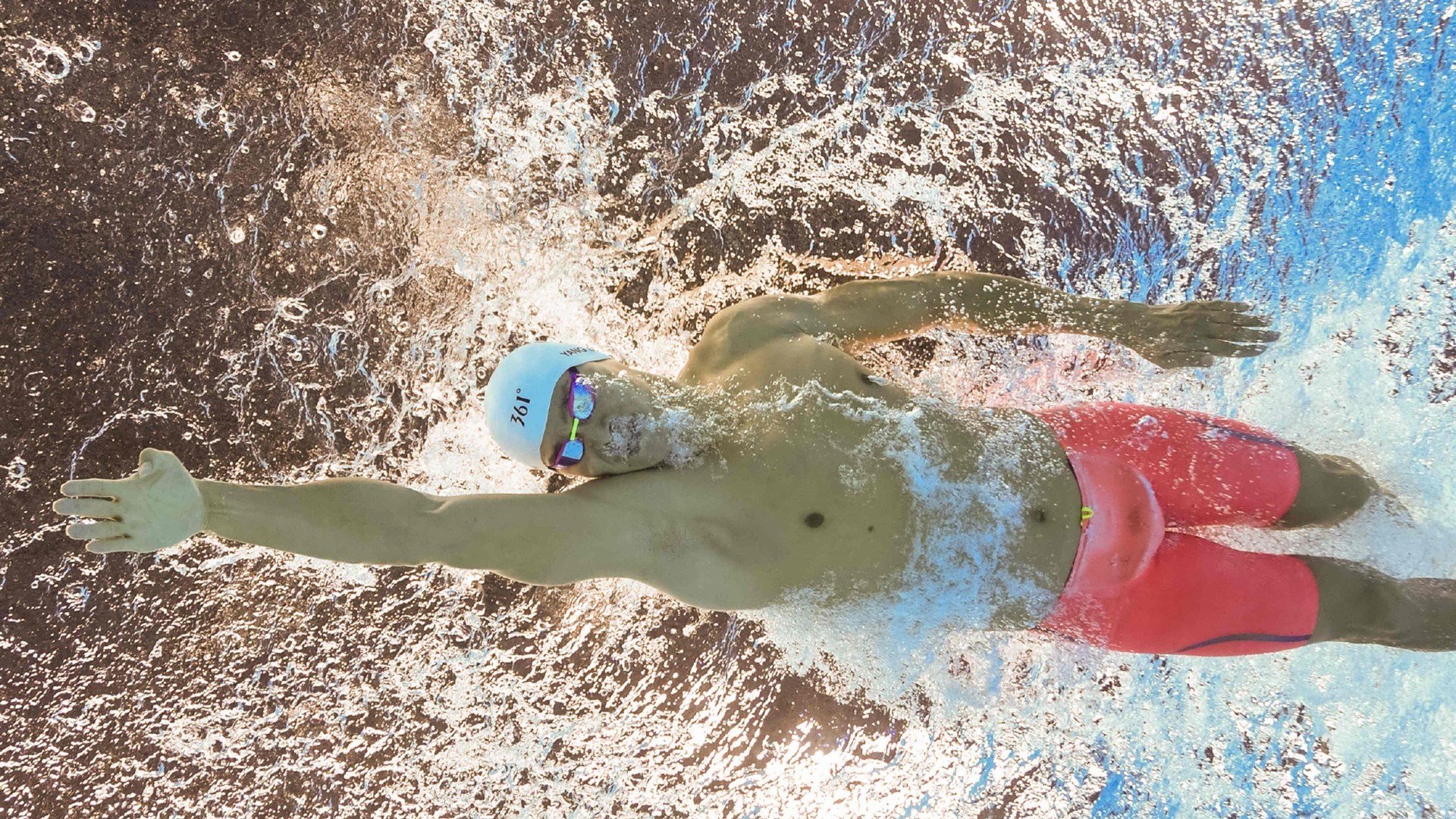 世界杯十六强：中国队0比3不敌阿根廷 赛后梅西与中国队长交换球衣成名场面